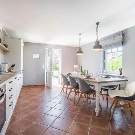 Haus Perle بيت للعطل
